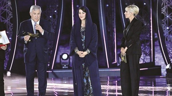 ريم الهاشمي تتسلم جائزة «ماريسا بيليساريو» الإيطالية المرموقة