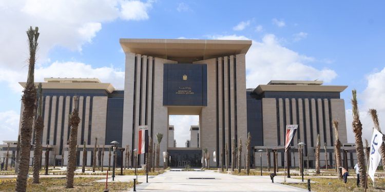 مصر تعرب عن تضامنها مع السعودية في حادث تحطم مروحية