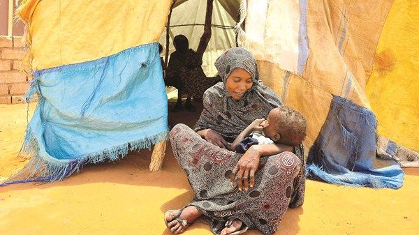 مخاوف من انهيار المناطق المستضيفة للنازحين بالسودان