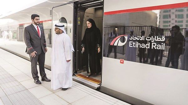 ركاب أولى رحلات قطار الاتحاد: تجربة استثنائية تدشّن مرحلة جديدة للتنقل في الإمارات