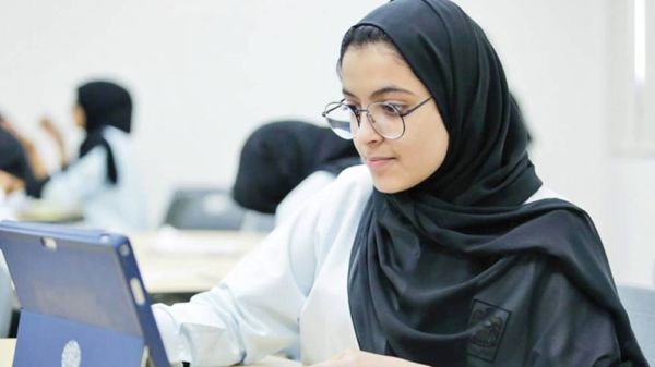 «الثاني عشر» يطوي صفحة العام الدراسي بـ «الأحياء»