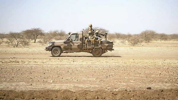 بوركينا فاسو.. الجيش يعلن قتل 400 مسلح شرقي البلاد