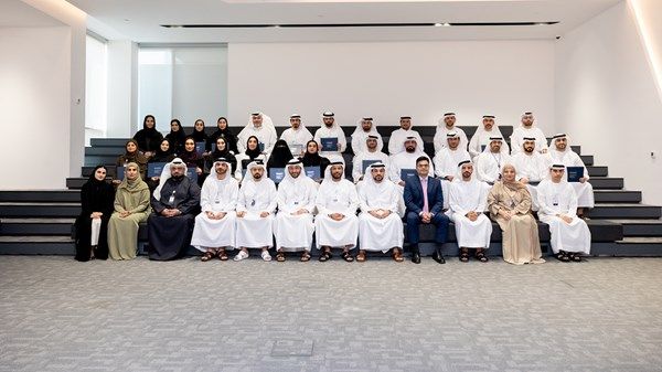 بلدية دبي تحتفي بتخريج دفعة من برنامج «قيادات المستقبل»