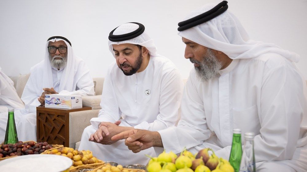 حمدان بن زايد يزور راشد مبارك المنصوري ومطر محمد المنصوري في منزليهما بمدينة غياثي