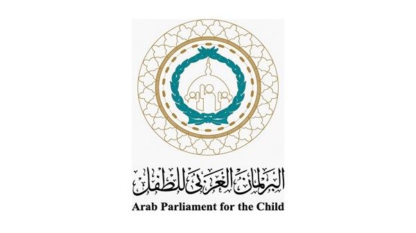 البرلمان العربي للطفل يناقش في الشارقة دور الأسرة في بناء بيئة آمنة للنشء