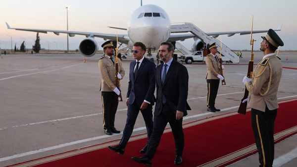 ماكرون يصل إلى دمشق في زيارة غير مسبوقة