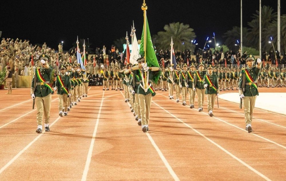 وزارة الدفاع تبتعث 250 طالبا سنويا