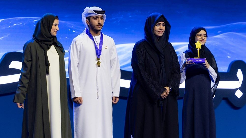 هنّأ بطلة تحدي القراءة العربي على مستوى الإمارات.. محمد بن راشد: القراءة هي البنية التحتية للتطوّر والتقدم والإبداع