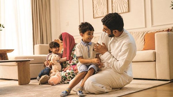 «التنمية الأسرية» تعزّز دور الآباء عبر خدمة الوالدية الفاعلة