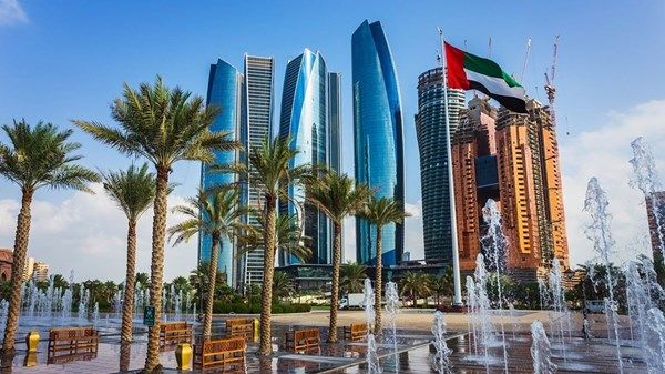 الطقس صحو والرياح خفيفة إلى معتدلة السرعة غداً