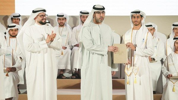 نائب حاكم أم القيوين يشهد تخريج طلبة مدارس التكنولوجيا التطبيقية