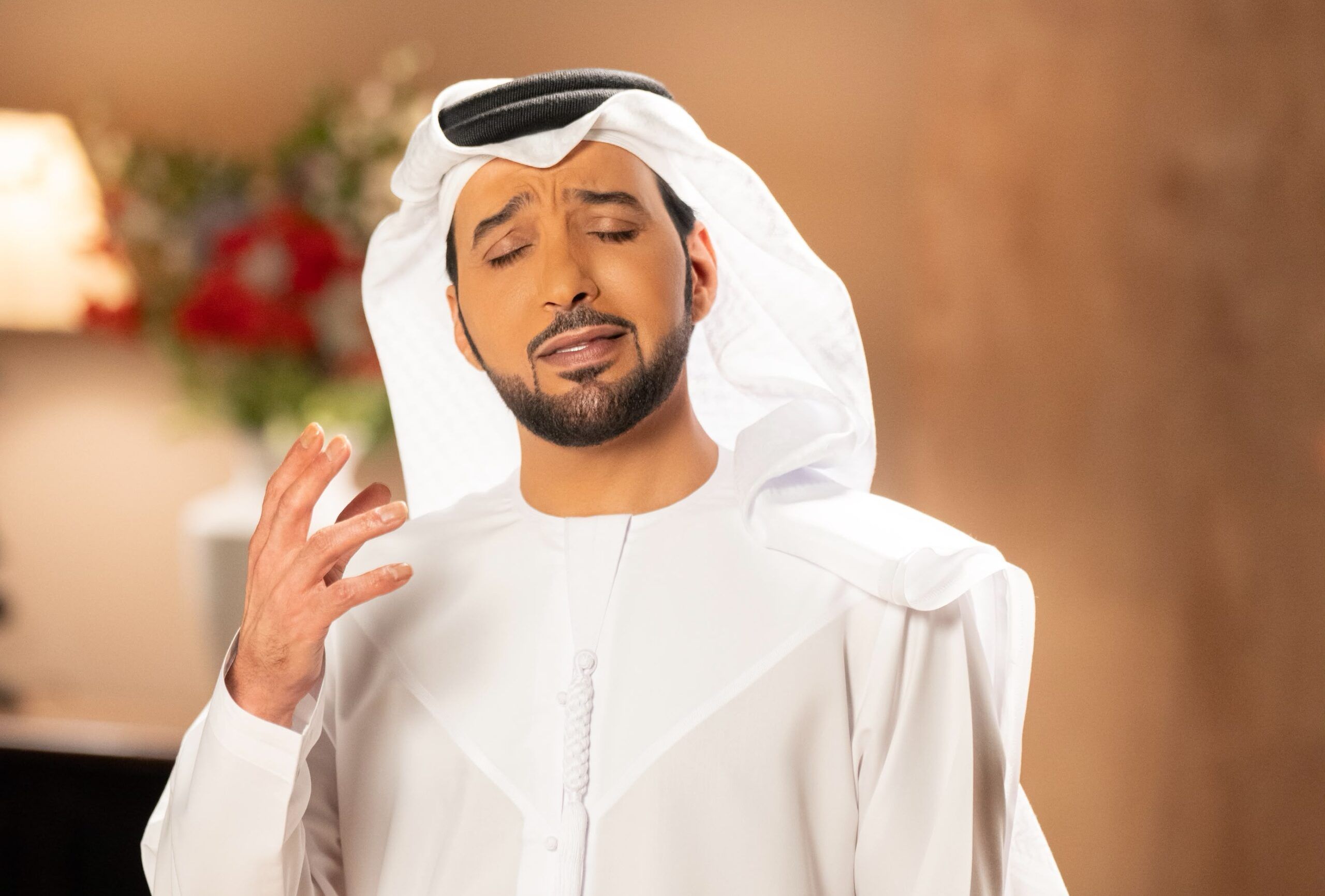 عد غياب تسع سنوات عن الفيديو كليب.. عيضة المنهالي يعود بـ”قلبي رهينك”