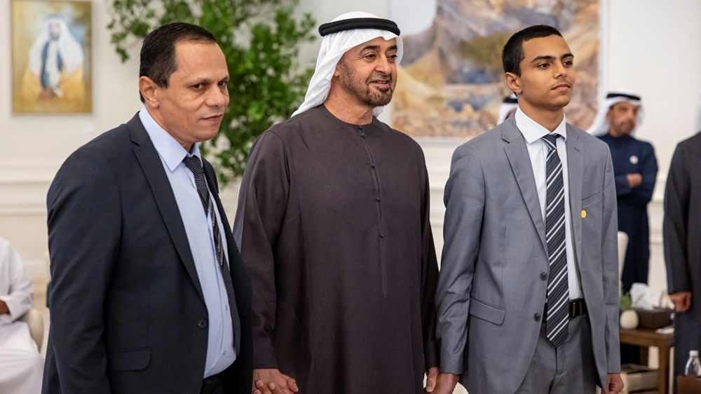 رئيس الدولة يستقبل أوائل الصف الثاني عشر للعام الدراسي 2025 ـ 2026 وأولياء أمورهم وعدداً من المعلمين والقيادات التربوية