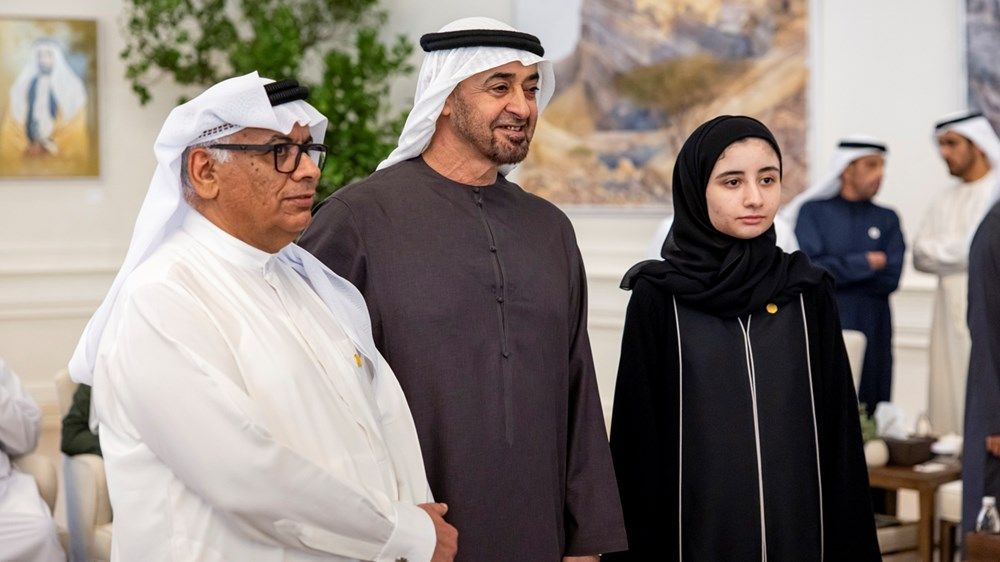 رئيس الدولة يستقبل أوائل الصف الثاني عشر للعام الدراسي 2025 ـ 2026 وأولياء أمورهم وعدداً من المعلمين والقيادات التربوية