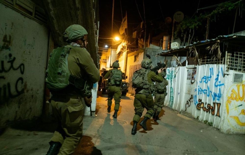 الضفة الغربية.. إصابة عدد من الفلسطينيين في اعتداءات الاحتلال والمستعمرين