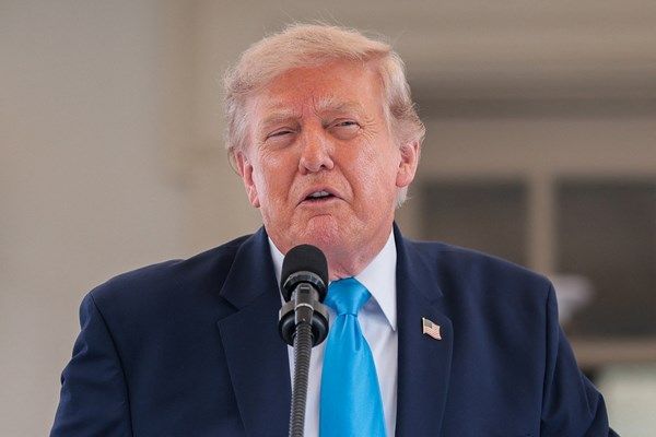 ترامب يجتمع مع حكومته في كامب ديفيد