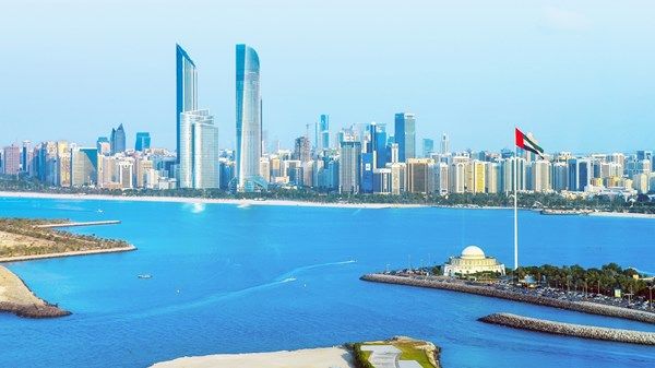 طقس صحو ورياح خفيفة إلى معتدلة تنشط أحياناً غداً