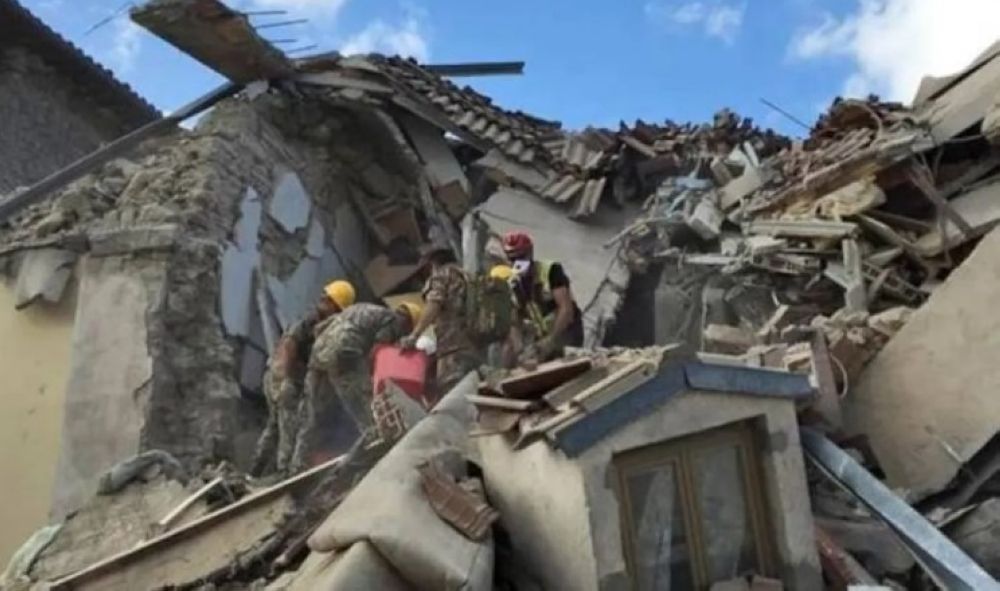 إصابة 26 شخصًا وإجلاء 300 بعد زلزال قوي جنوب إيطاليا