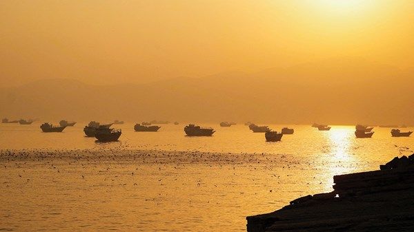 خبراء ومحللون لـ«الاتحاد»: ضرورة تفعيل آليات المراقبة والحماية في «هرمز» لضمان سلامة السفن