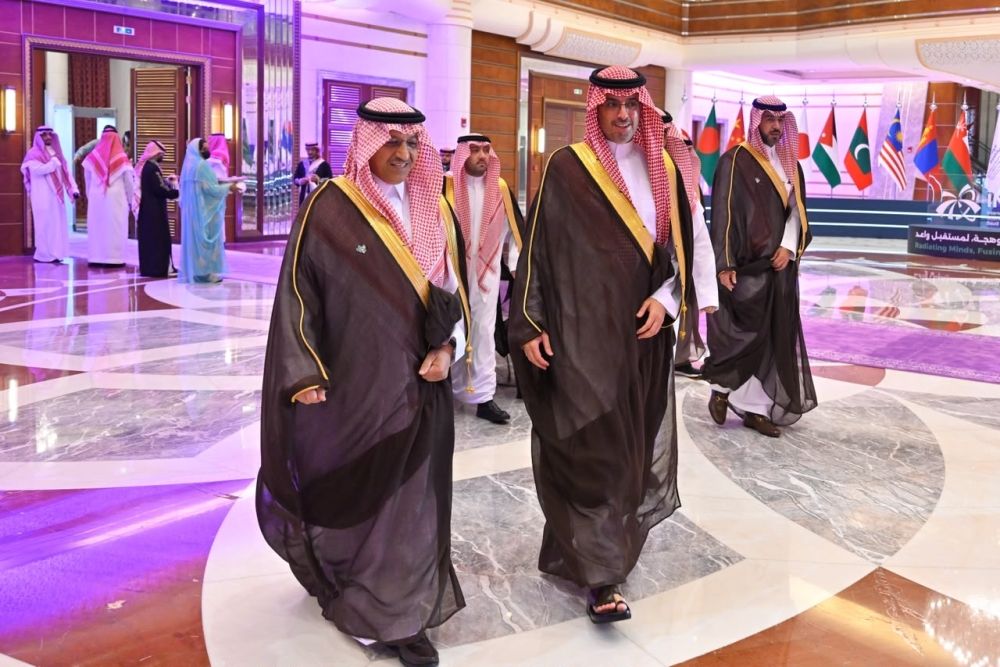 أخبار من السعودية.. نيابةً عن نائب أمير مكة المكرمةً: محافظ جدة يفتتح أولمبياد العلوم النووية