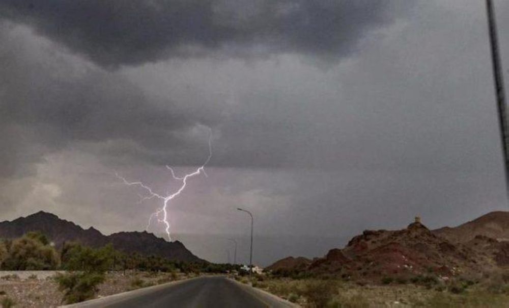 أخبار من السعودية.. طقس الأربعاء.. سحب رعدية ممطرة على المرتفعات الغربية وحرارة شديدة بالشرقية