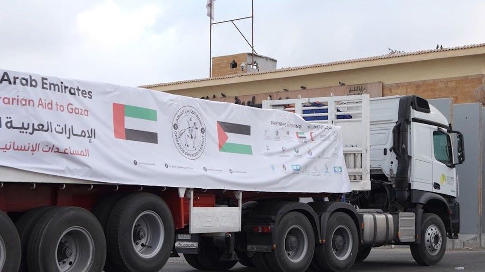 ضمن "الفارس الشهم 3".. 5 قوافل إماراتية تدخل غزة حاملة 663 طناً من المساعدات