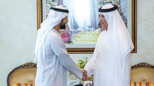 حاكم رأس الخيمة يستقبل سلطان النيادي.. ويطلع على برنامج الجاهزية الوطنية «غطاريف»