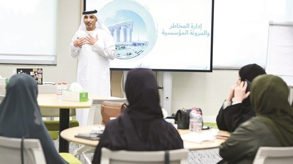 «كهرباء دبي» تعتمد 21 خبيراً جديداً