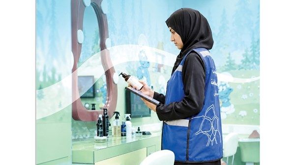 رقابة مكثّفة على صالونات حلاقة الأطفال في أبوظبي