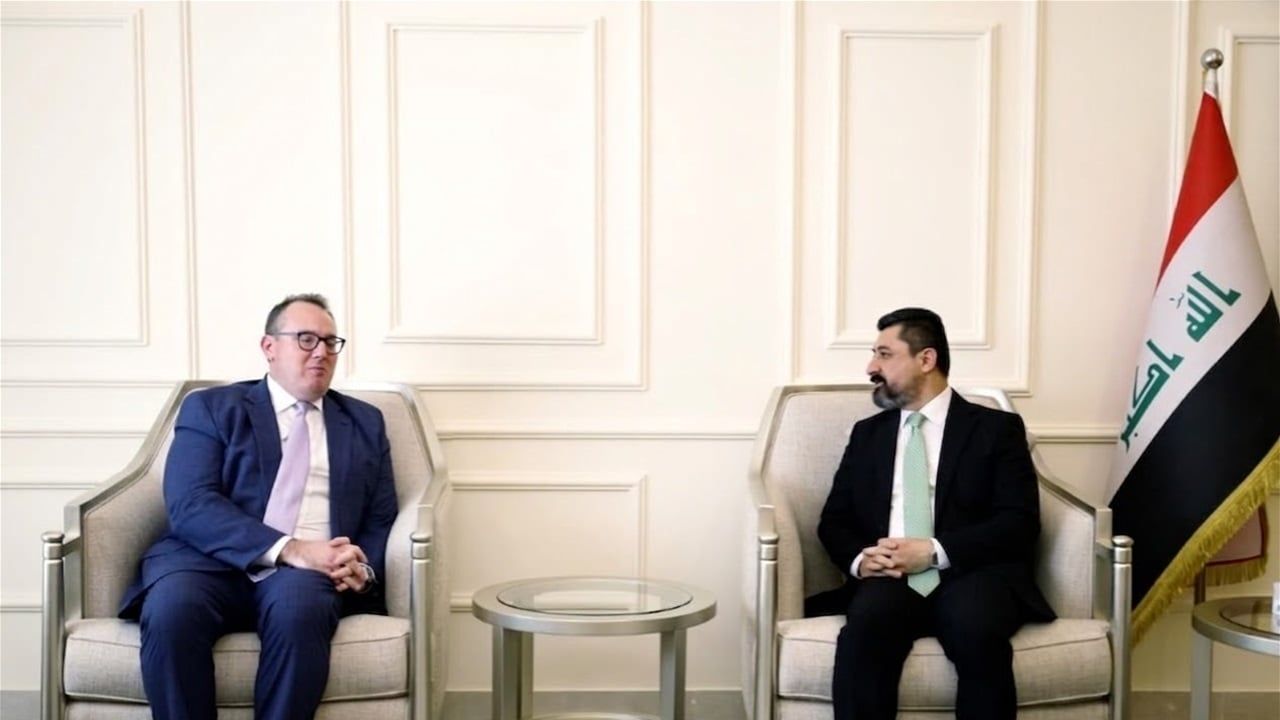 وزير العدل والقائم بأعمال السفارة الأميركية يبحثان ملف السجناء الأجانب المنقولين من سوريا