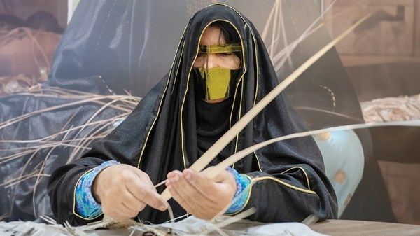 حضور نسائي وأجواء عائلية تزيّن «أبوظبي للصيد والفروسية»