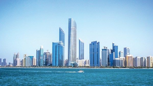 تضامن عربي واسع مع الإمارات