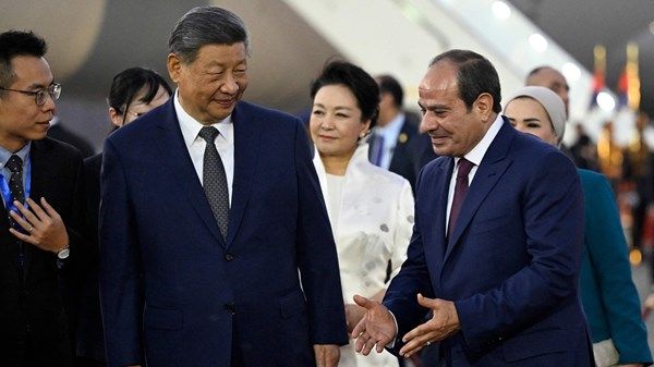الرئيس الصيني يصل إلى مصر في زيارة رسمية