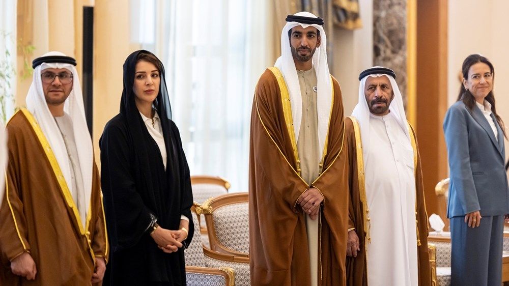 رئيس الدولة يتسلم أوراق اعتماد عدد من السفراء المعتمدين لدى الدولة بحضور منصور بن زايد