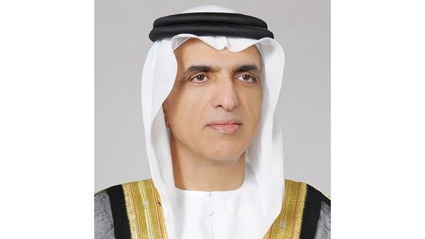 سعود بن صقر يقدم واجب العزاء في وفاة سعيد راشد العابدي