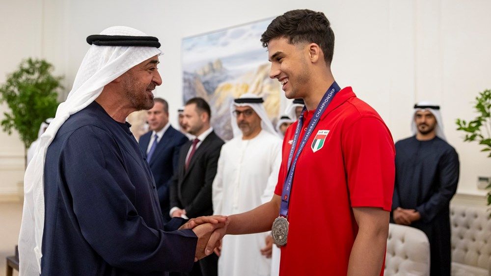 رئيس الدولة يستقبل منتخب الإمارات لكرة اليد للشباب بمناسبة تأهله إلى كأس العالم 2027