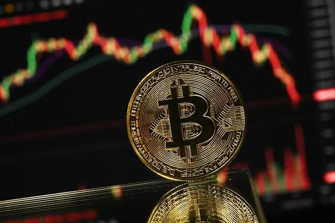 بيانات الوظائف الأمريكية تضغط على سعر البيتكوين وتهبط به 3000 دولار
