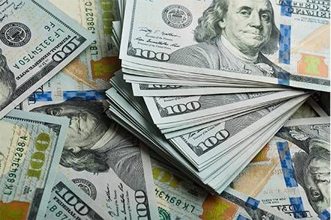 الدولار يرتفع لأعلى مستوى في نحو أسبوعين مع ترقب اجتماع الفيدرالي