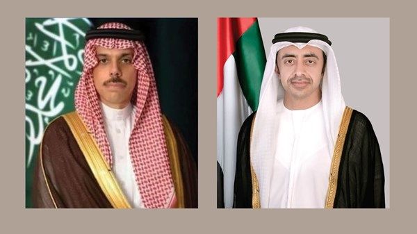 عبدالله بن زايد يجري اتصالاً هاتفياً مع وزير خارجية المملكة العربية السعودية