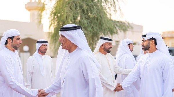 سعود بن صقر يعزي في وفاة سيف سلطان عبدالله الخاطري