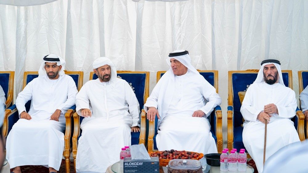 سعود بن صقر يعزي في وفاة سيف سلطان عبدالله الخاطري