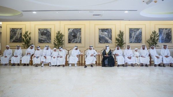 حمدان بن محمد يحضر أفراح الفلاسي
