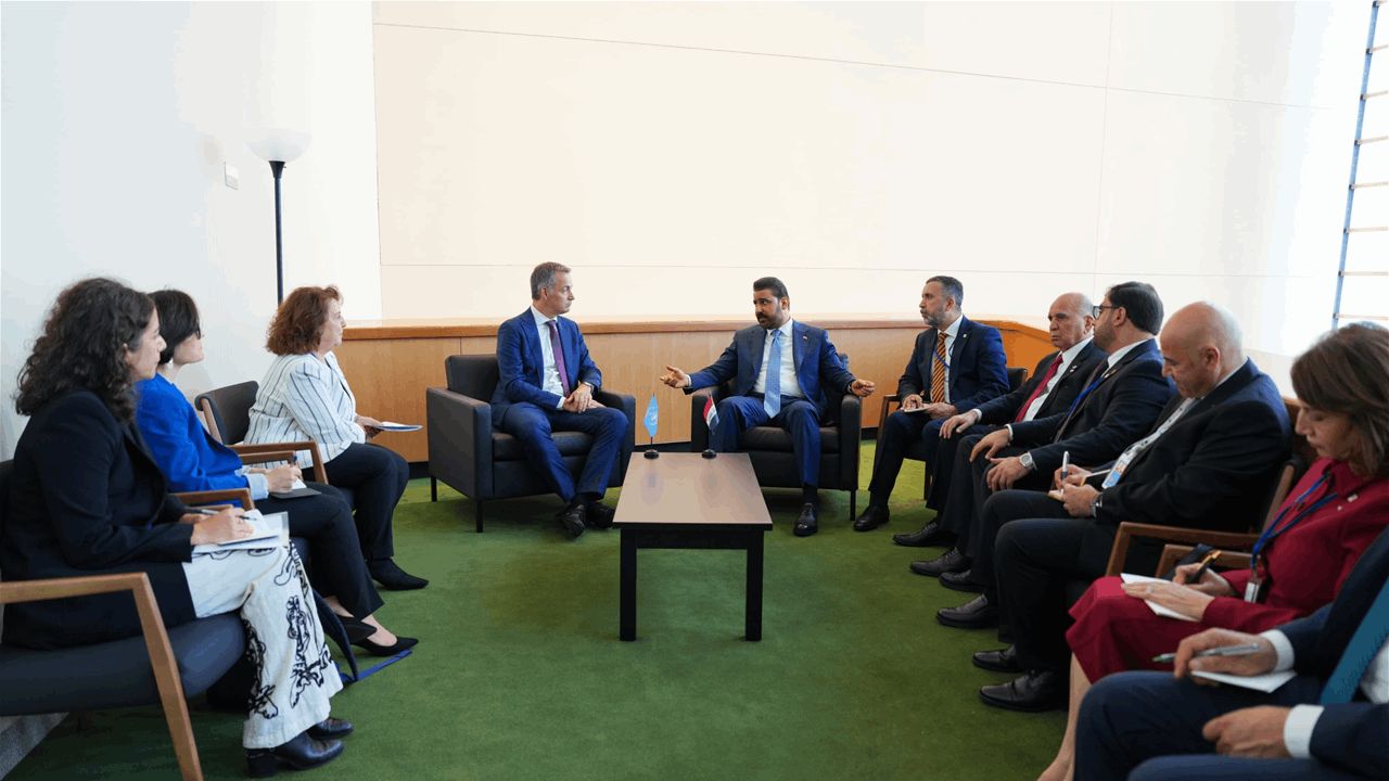 الزيدي ومدير برنامج الأمم المتحدة يبحثان دعم المشاريع التنموية في العراق