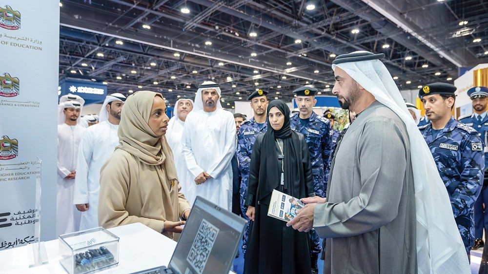 سيف بن زايد ونهيان بن مبارك يزوران «واجهة التعليم 2026»
