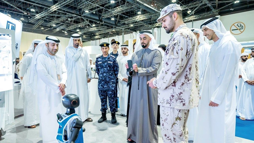 سيف بن زايد ونهيان بن مبارك يزوران «واجهة التعليم 2026»