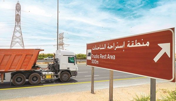 من 1 أكتوبر المقبل.. حظر حركة الشاحنات على شوارع دبي خلال أوقات الذروة