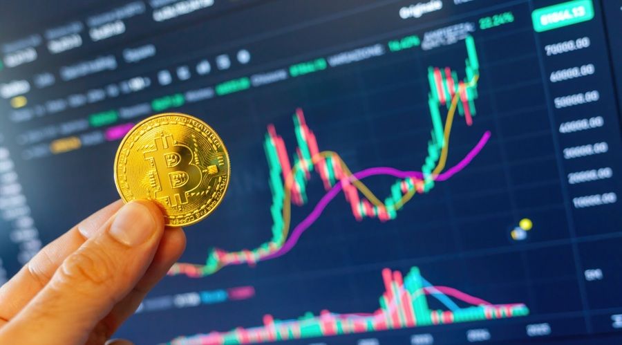 سعر البيتكوين يستمر في السير العرضي بين 83 و85 ألف دولار وQNT وPUMP تقودان صعود العملات البديلة