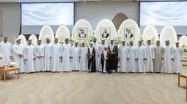 حمدان بن محمد يحضر أفراح الكمدة والبواردي