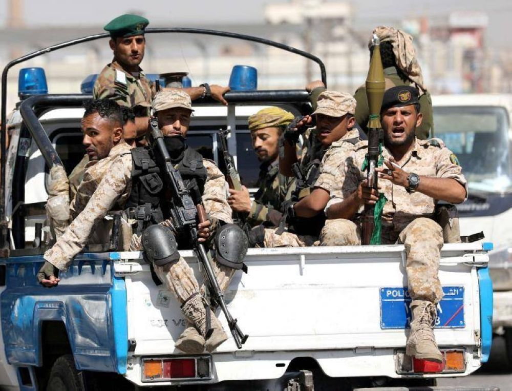 الحوثيون يسيسون الدين بالتحريف والإكراه
