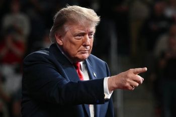 ترامب يعفي روسيا من عقوبات فرضت عليها مؤخرا وسط أزمة مع كييف